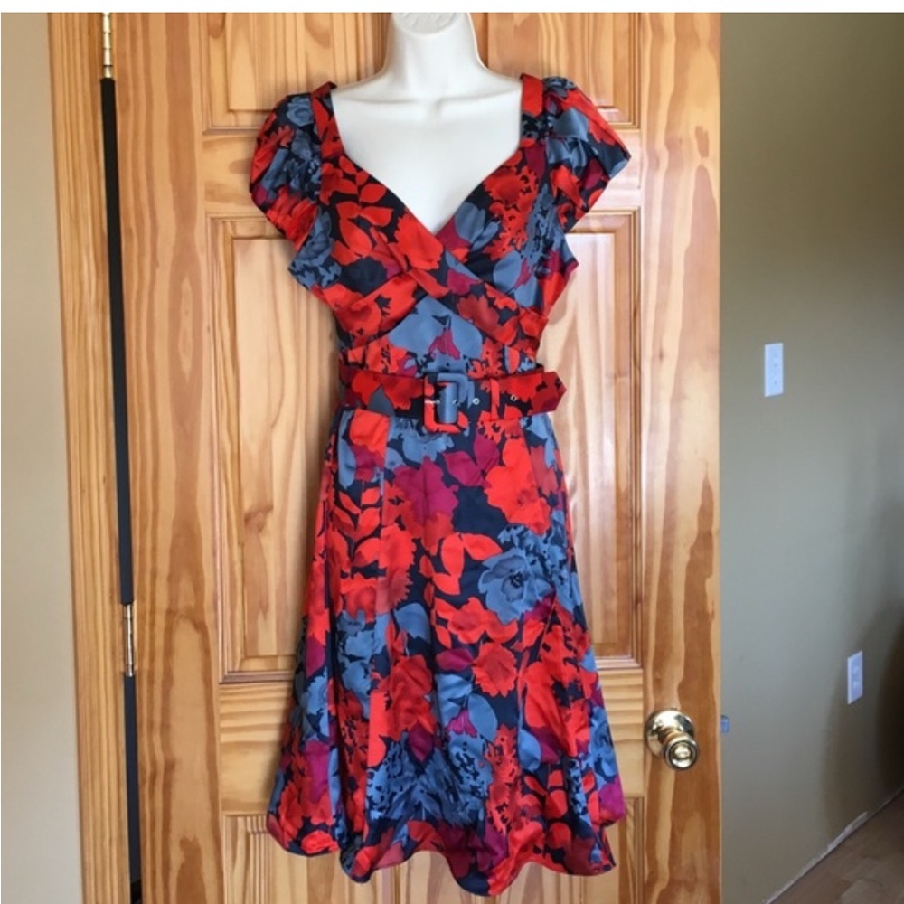 The Limited Satin Holiday Dress Size 0 EUC